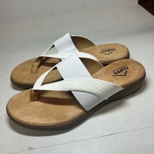 Cliffs Womens 8.5 M White Snake Patent Bumble Flat Flip Flop Sandals NIB HH6